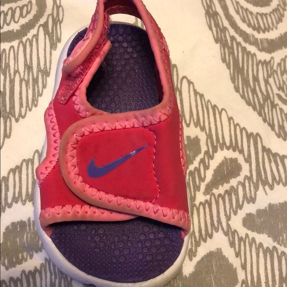 Baby Toddler Nike Sandals - lot of 2 pairs Size 2 - Picture 3 of 3